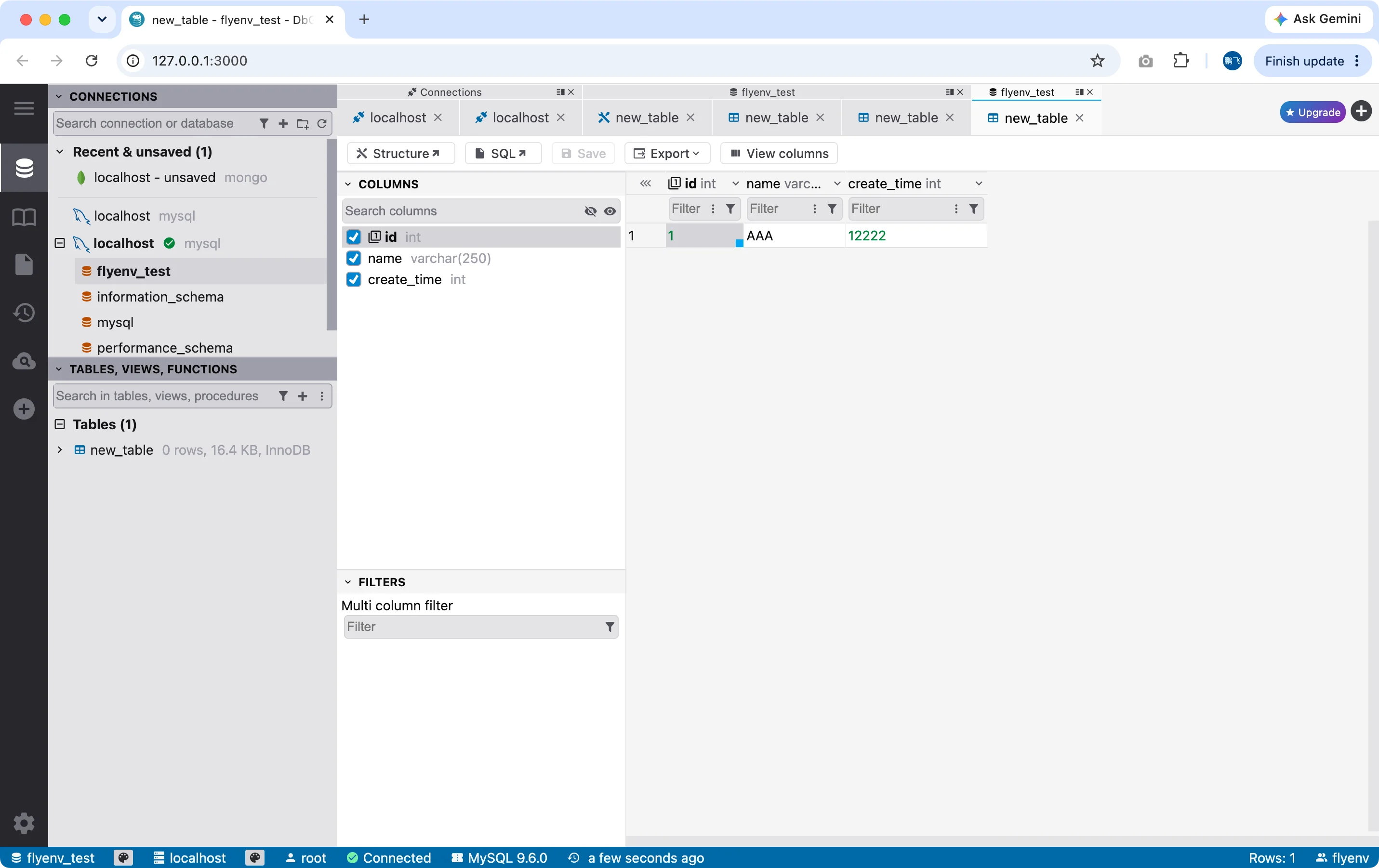 Panel DbGate di browser terhubung ke instans MySQL lokal dengan sebuah tabel terbuka